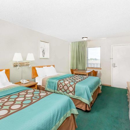 Budgetel Inn & Suites Butler Екстер'єр фото