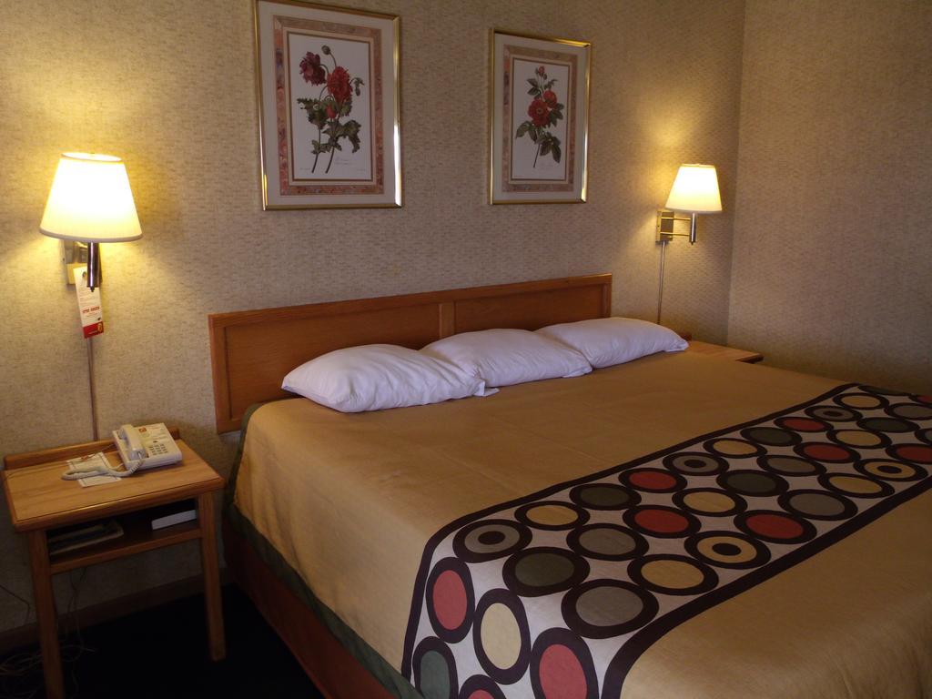 Budgetel Inn & Suites Butler Екстер'єр фото