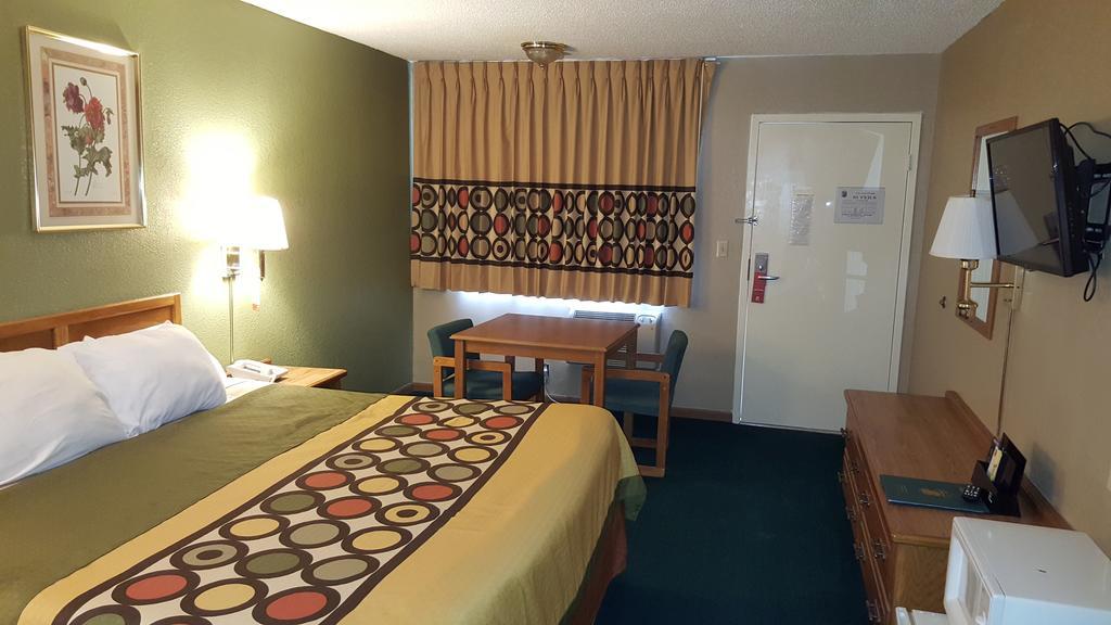 Budgetel Inn & Suites Butler Екстер'єр фото